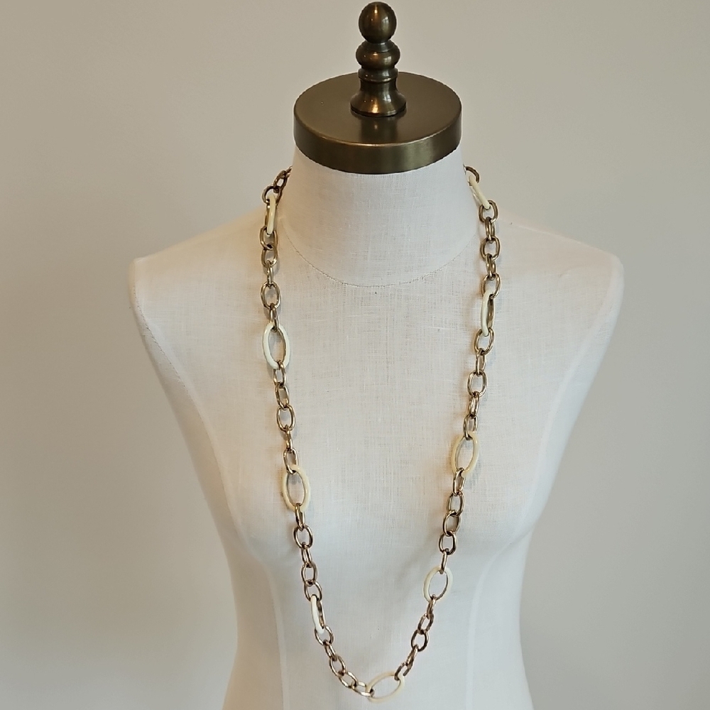 Banana Republic Elegant Gold and Cream Necklace